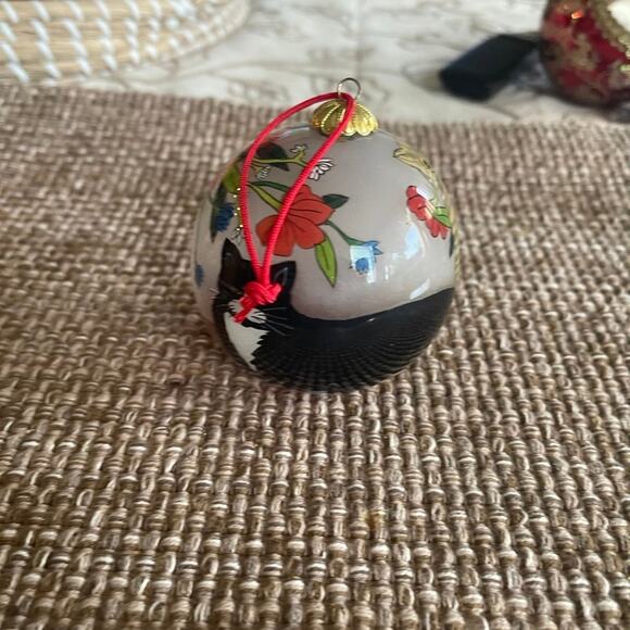 Blown glass Cat Christmas Ornament handpainted reverse art - Picture 3 of 10